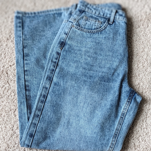 Straight Leg Jeans - Picture 3 of 6